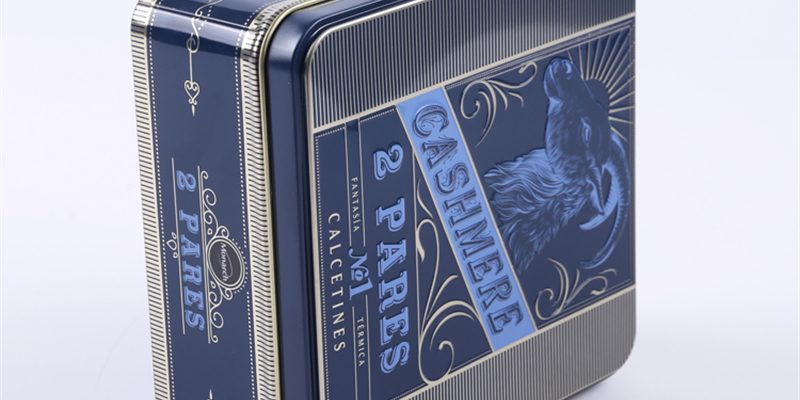 17 square gift tins (3)